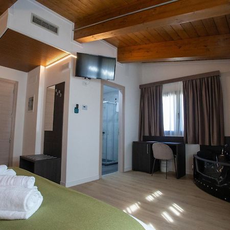 Il Castagneto Hotel Amatrice Luaran gambar