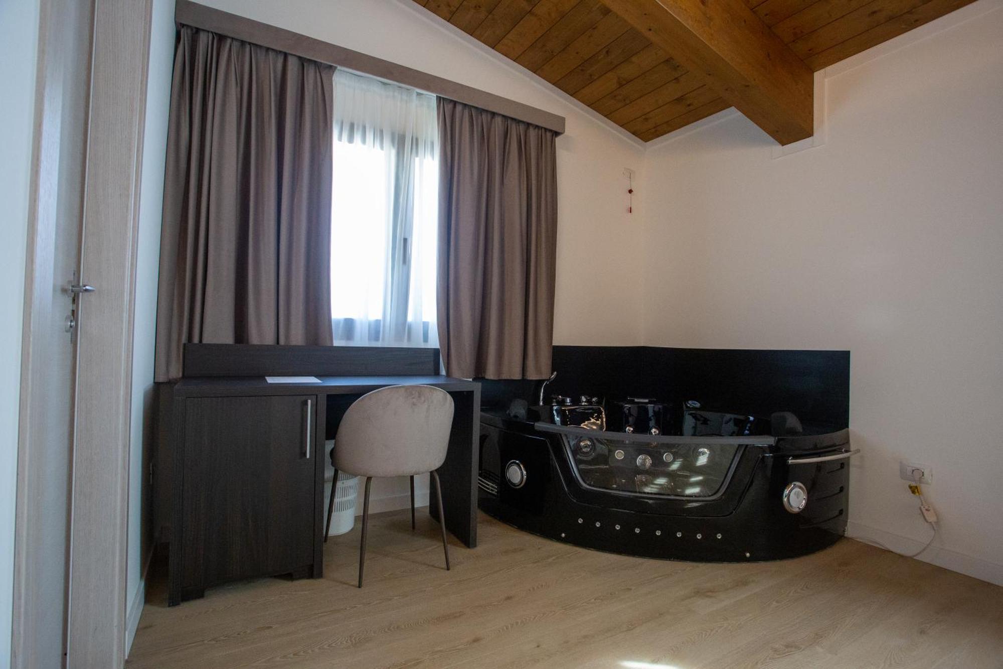 Il Castagneto Hotel Amatrice Luaran gambar