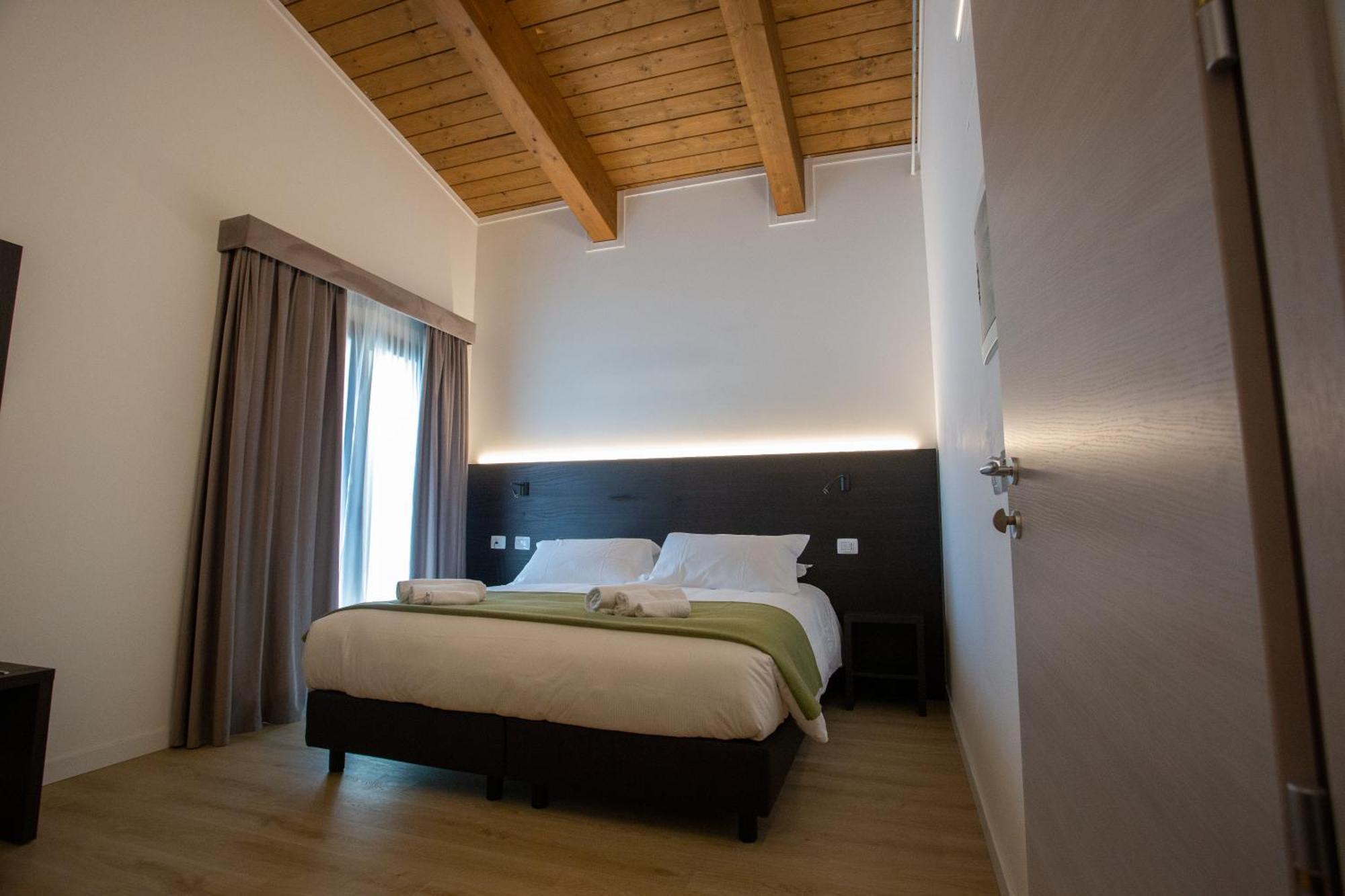Il Castagneto Hotel Amatrice Luaran gambar